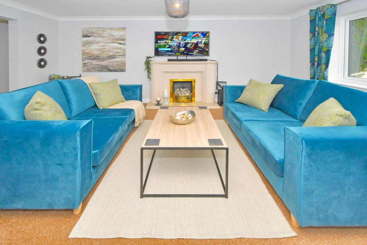The Glade By Yourstays Huge Single Detached Holiday Home With Big Garden Newcastle-under-Lyme Εξωτερικό φωτογραφία