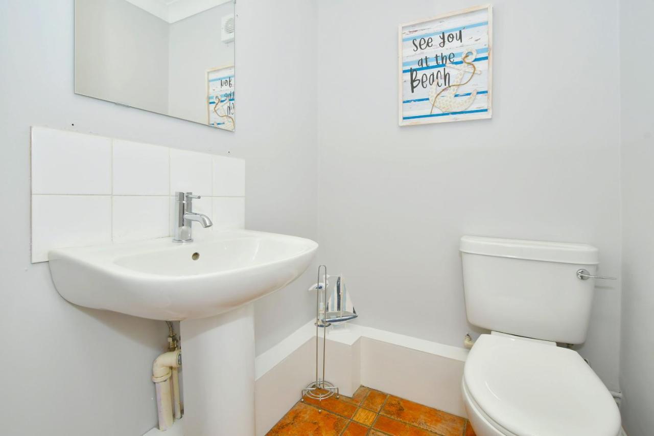 The Glade By Yourstays Huge Single Detached Holiday Home With Big Garden Newcastle-under-Lyme Εξωτερικό φωτογραφία