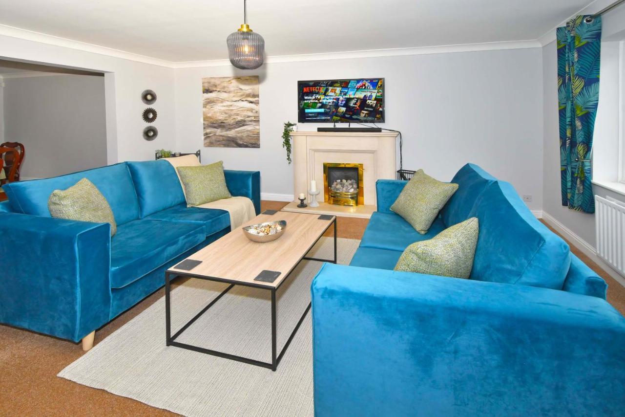 The Glade By Yourstays Huge Single Detached Holiday Home With Big Garden Newcastle-under-Lyme Εξωτερικό φωτογραφία